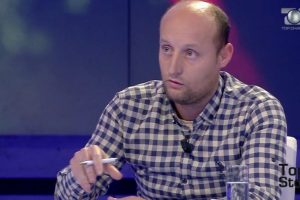 Videoja me përmbajtje erotike, gazetari jep detajet: I ka rënë në dorë Metës dhe SHISH-it, ka protagoniste një zyrtare të Ministrisë së….