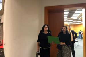 Burri i vdekur “i nxori” probleme, shkarkohet nga Vetingu gjyqtarja e apelit