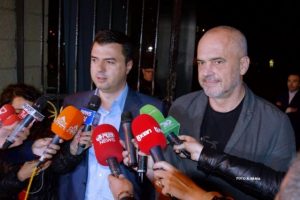 RAMA shuan inatet politike me BASHËN: Të ulemi në tryezë për të qetësuar shqiptarët, të marrim hapa konkrete