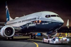 Avioni “737 Max” nuk do të jetë gati në fund të vitit, Boeing ndërpret prodhimin e tij