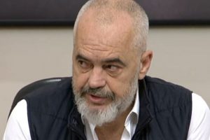 “S’ka valle dhe dreka e darka”, Rama jep ‘ultimatum’ për Vitin e Ri: Ligj të ashpër për mediat, sot nisem jashtë vendit