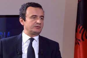 Marrëveshjet me Serbinë për hekurudhën dhe autostradën, Kurti: U firmosën pa autorizimin tim, as teksti zyrtar i tyre nuk u bë i njohur