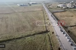 Kakavijë/ Qytetarët të bllokuar prej 4 ditësh, vargu i makinave shkon në 25 km!