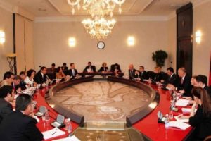 PS nis takimet e fushatës/ Rama mbledh 12 drejtuesit politikë në qarqe