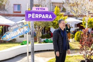 Kandidati i Partisë Socialiste për Kryebashkiak në Vlorë zhvilloi një takim me banorët e fshatit Panaja duke prezantuar programin e tij për zhvillimin e Vlorës gjatë mandatit të tij në drejtimin e bashkisë.