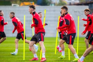 Kualifikueset e Kupës së Botës/ Kombëtarja mbyll përgatitjet në “Shtëpinë e Futbollit”, probleme për 2 lojtarë
