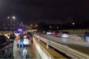 Atentati ndaj 4 të rinjve/ Një plumb ka kapur edhe një makinë tjetër, dëshmia e shoferit para grupit hetimor: Ika me shpejtësi dhe u futa në…