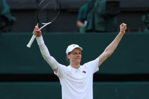 Tennis - Wimbledon - All England Lawn Tennis and Croquet Club, London, Britain - July 13, 2025 Italy's Jannik Sinner celebrates after winning the men's singles final against Spain's Carlos Alcaraz REUTERS/Toby Melville