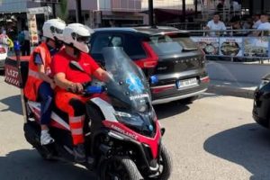 Turizmi rrit urgjencat në Lezhë, 1000 thirrje për ndihmë mjekësore. Për herë të parë aplikohet edhe motoambulanca