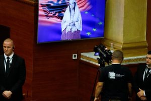 Diella pjesë e kabinetit, analiza e “Washinton Post”: A do kërkojë Rama zbatimin e Nenit 5 të NATO-s nëse një sulm kibernetik e “vret”?