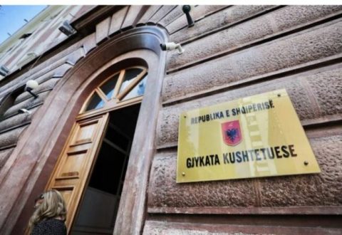 Vrasja në sallën e gjyqit: Një tragjedi që zbulon plagët e thella të shoqërisë shqiptare