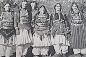 “Si qindra vajza të tjera, Fatimeja provoi urinë, përbuzjen e jetën e përvuajtshme të kampit makabër të Tepelenës, në vitin 1951…”! / Historitë e trishta të familjeve “reaksionare” në komunizëm
