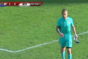 Portieri francez i Bylisit braktisi fuishën në shenjë protestë, video bën xhiron e botës