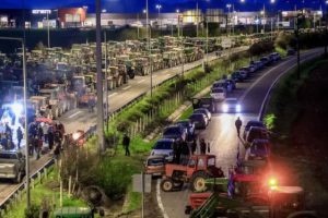 Do të lejohen vetëm emergjencat/ Bllokohet sërish aksi rrugor Kakavijë-Janinë