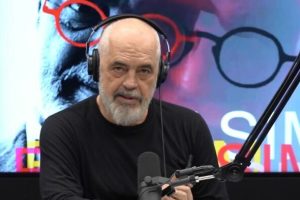 “Gjykatësit duan të rrisin vetë pagat e tyre”/ Rama: “Çekiçin” që Republika ua besoi për drejtësinë, mund ta përdorin për të hapur me dhunë arkën e buxhetit të shtetit