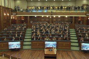 Miratohet rezoluta në mbrojtje të ish-krerëve të UÇK-së, LDK nuk voton