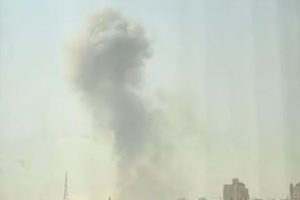 Irani kundërpërgjigjet pas sulmit nga SHBA dhe Izraeli, godet me raketa qendrën e flotës së Marinës Amerikane në Bahrein