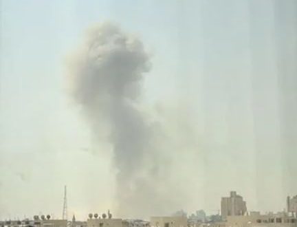 Irani kundërpërgjigjet pas sulmit nga SHBA dhe Izraeli, godet me raketa qendrën e flotës së Marinës Amerikane në Bahrein