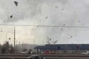Tornado vdekjeprurëse në Michigan, raportohet për viktima dhe dëme materiale