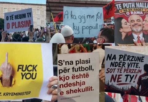 “Rame, të erdhi ora”/ Pankartat zëri ndryshe i protestës, qytetarët kërkojnë dorëheqjen e kryeministrit me meme: S’na plas për futboll, kjo është ndeshja e shekullit
