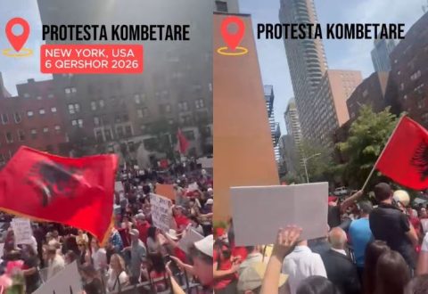 Flamuj kuq e zinj dhe këngë patriotike! “Rama të japë dorëheqjen!”, elektrizuese protesta e shqiptarëve në New York