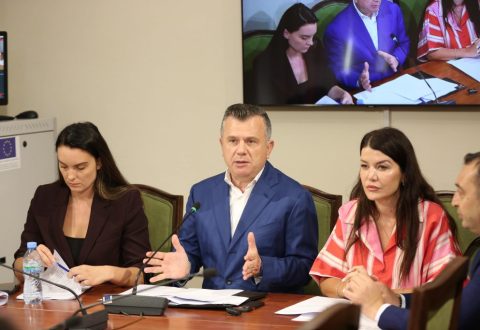 Taulant Balla: Vendimet për Aeroportin e Vlorës dhe Zvërnecin i firmosi Sali Berisha