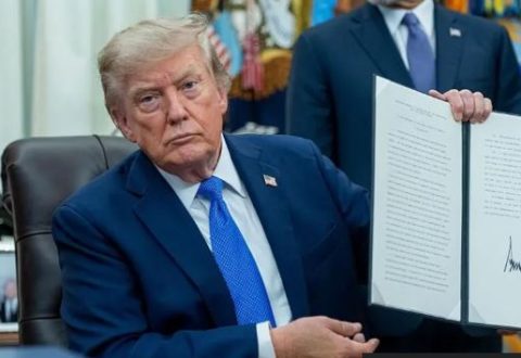Trump firmos urdhra të rinj për emigracionin/ Synon ndryshimin e rregullave për shtetësinë në SHBA