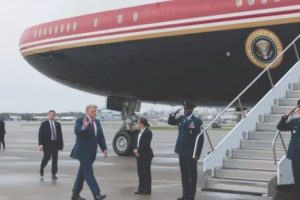Ndërroi avionin pas një kërcënimi të mundshëm iranian/ Trump konfirmon manovrën: Bëra atë që më tha Shërbimi Sekret