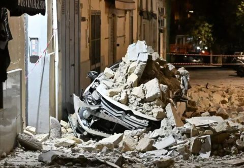Tërmeti i fuqishëm në Campi Flegrei, shkon në 21 numri i të plagosurve. Dëme në ndërtesa dhe mijëra banorë në alarm