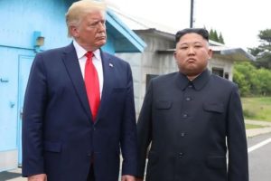 Trump kërkon reduktimin e stërvitjeve ushtarake SHBA-Kore e Jugut/ Seuli: Do të zhvillohen sipas planit