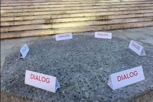 15 ditë revoltë studentore, Rama fton sërish të rinjtë për dialog, vendos tavolinën e gurtë para Kryeministrisë